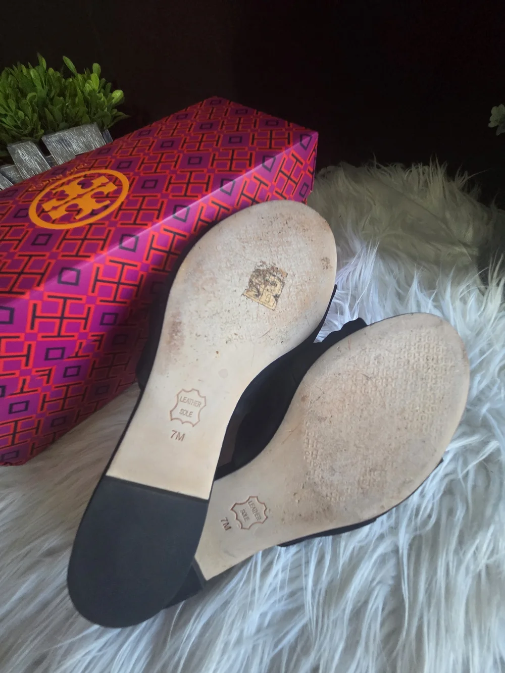 Tory Burch Annabelle Black Suede Bow Slide Sandals. Size 7